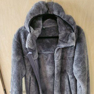 Uniqlo Windproof Fluffy Yarn Fleece Full-Zip Hoodie (Size M)
